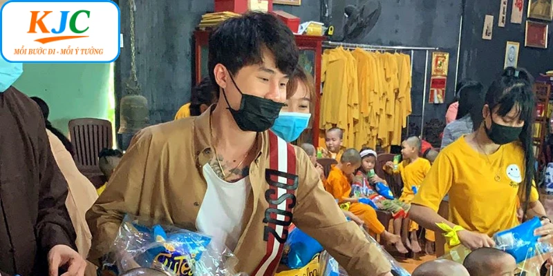 Chương trình KJC hành trình yêu thương - mở rộng vòng tay nhân ái thiết thực